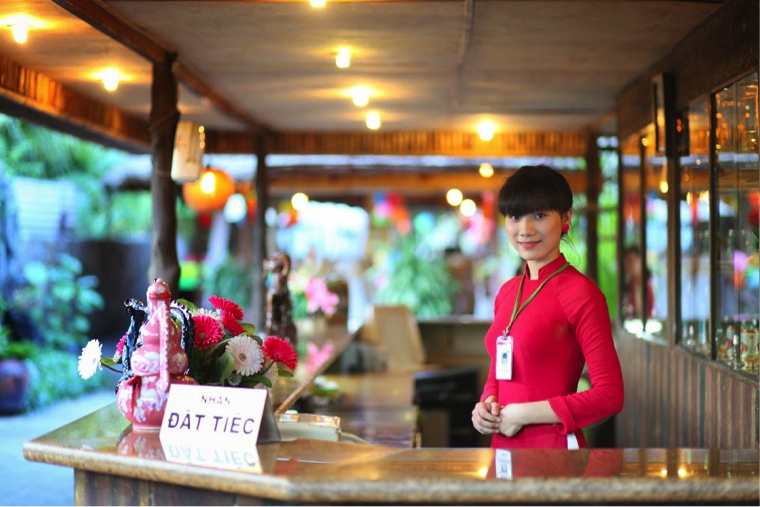 lễ tân