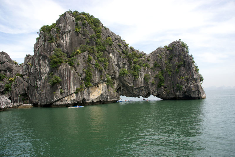 yen ngua vung chac cua vinh ha long