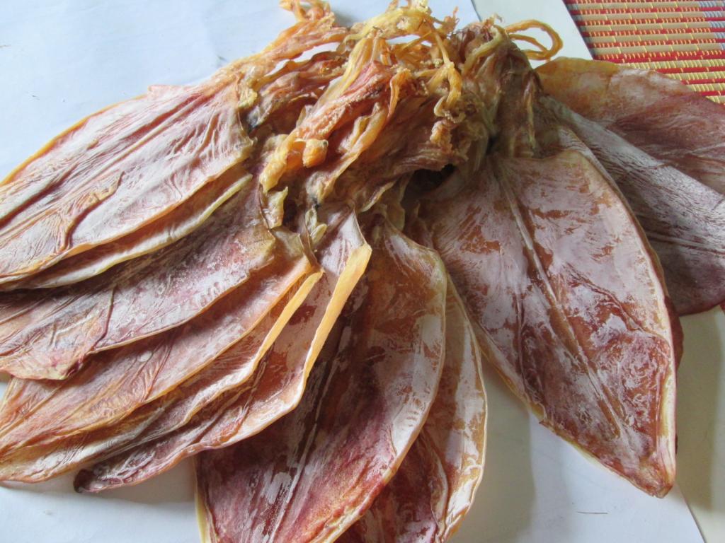 Mực khô Minh Châu Quan Lạn