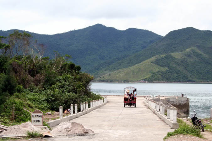 kham pha minh chau quan lan